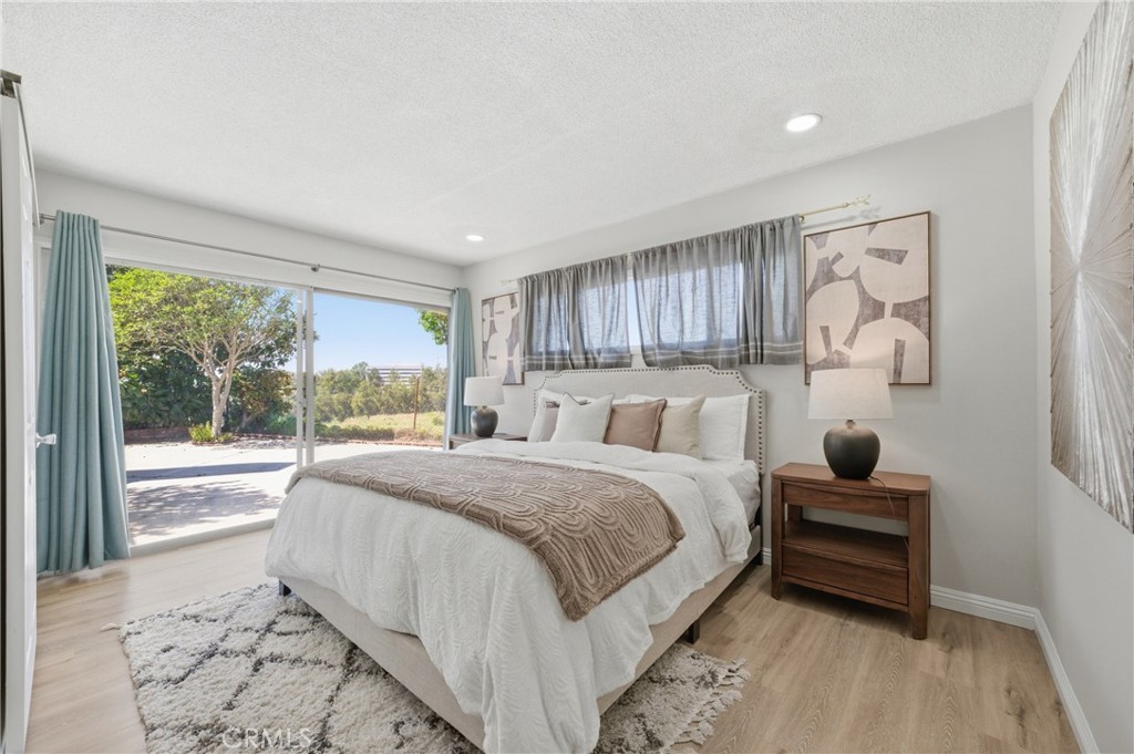 1087 Ridgecrest
