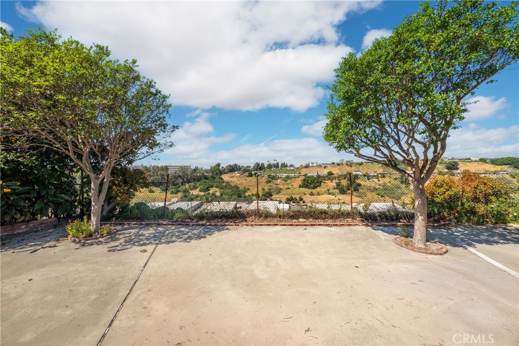 1087 Ridgecrest