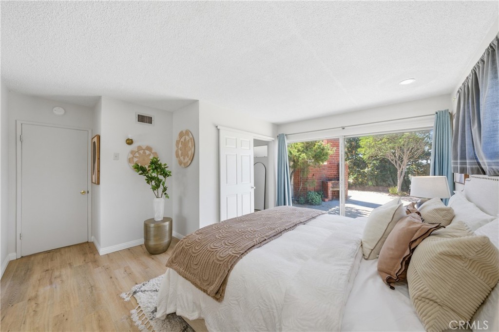 1087 Ridgecrest