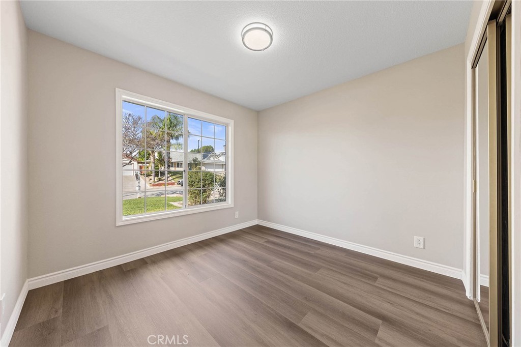 3028 E Vermillion