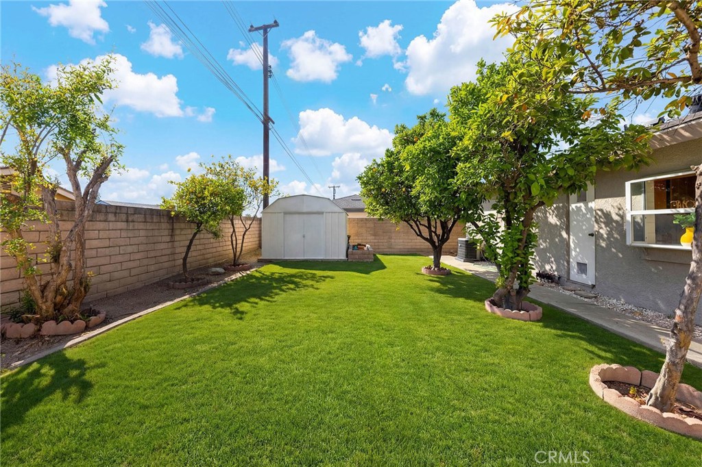 3028 E Vermillion