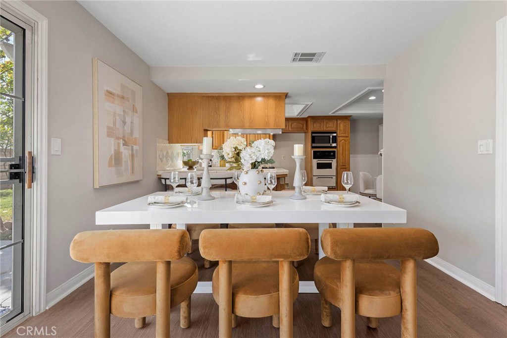 3028 E Vermillion