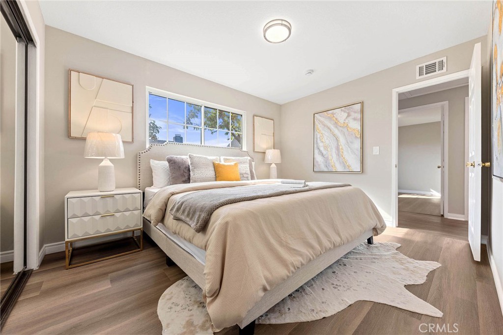 3028 E Vermillion