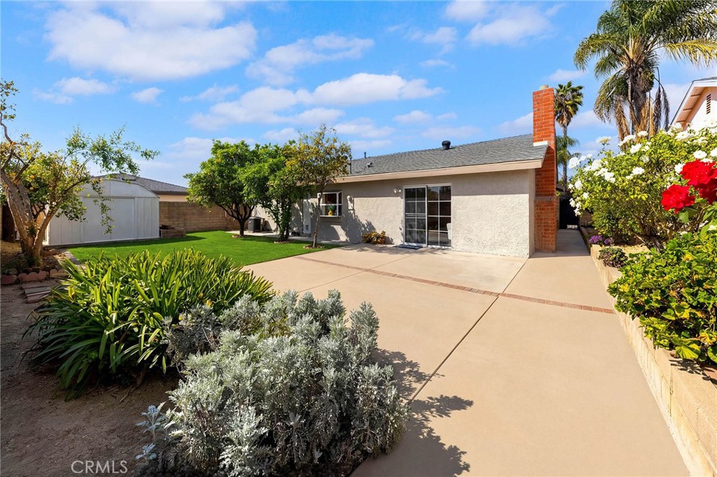 3028 E Vermillion