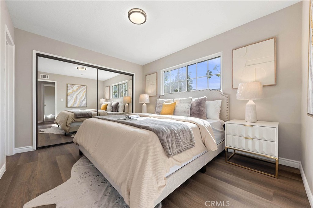 3028 E Vermillion