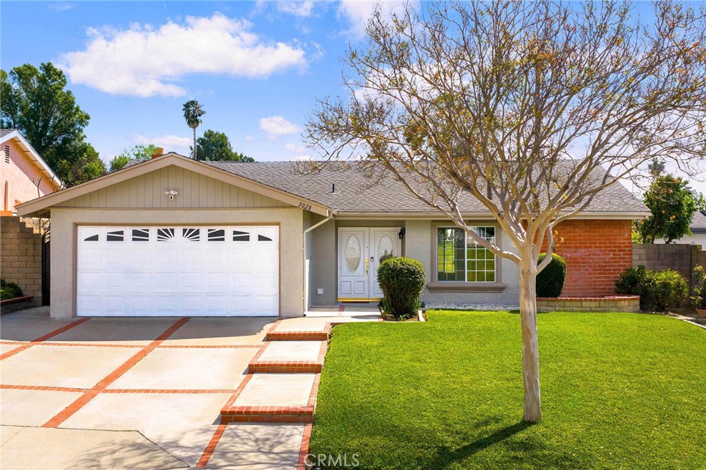 3028 E Vermillion