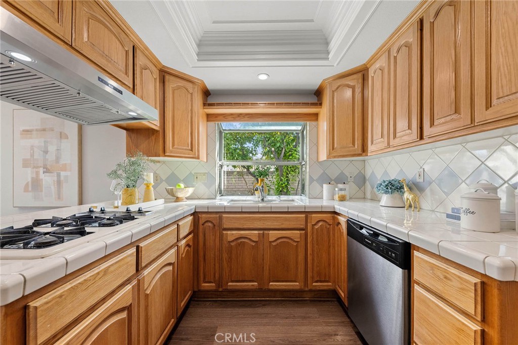 3028 E Vermillion