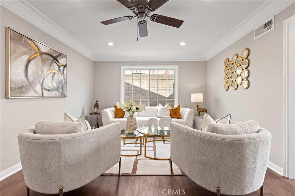 3028 E Vermillion