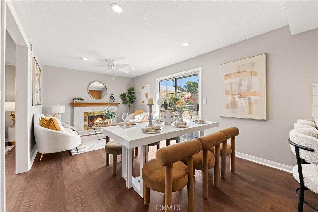 3028 E Vermillion