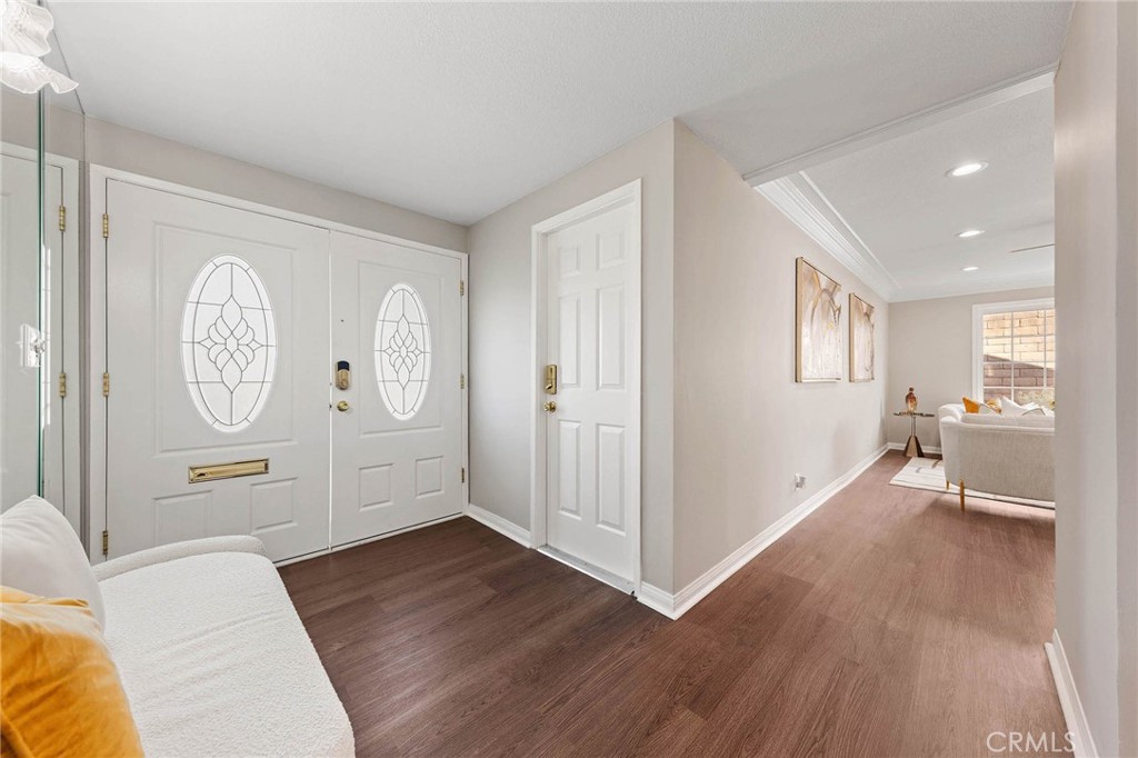 3028 E Vermillion