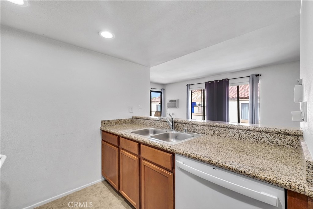 1136 W Blaine Street 203