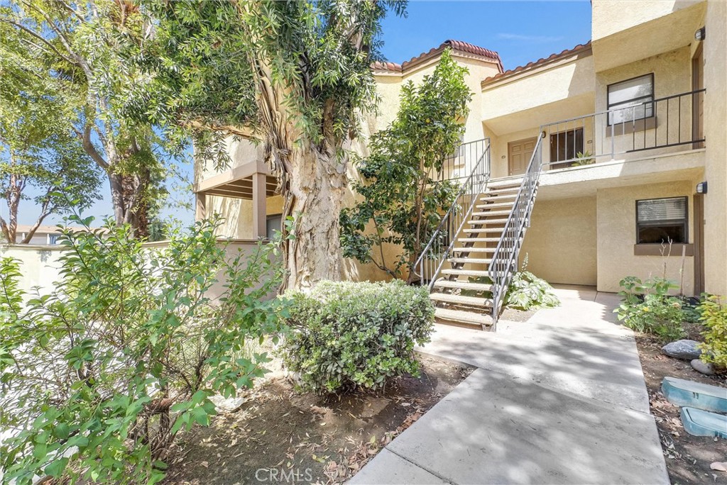 1136 W Blaine Street 203