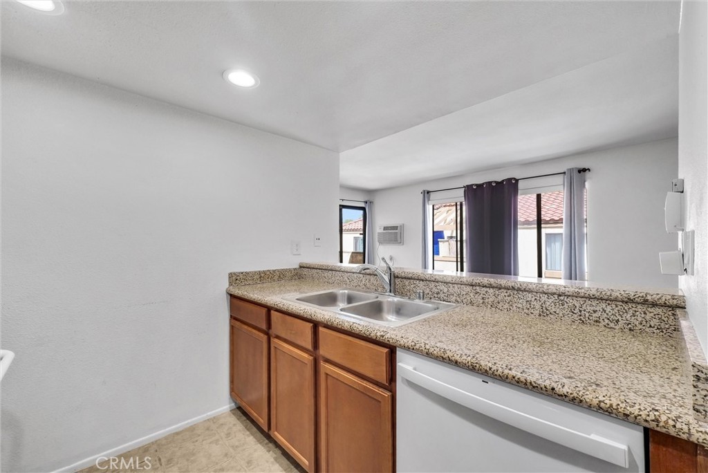 1136 W Blaine Street 203