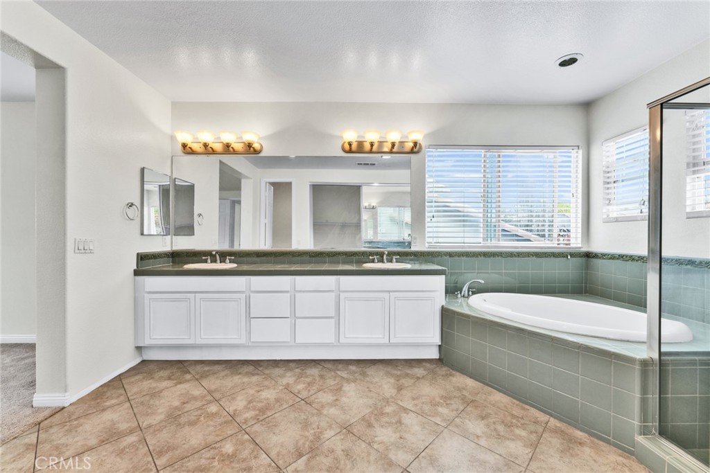 34326 Forest Oaks