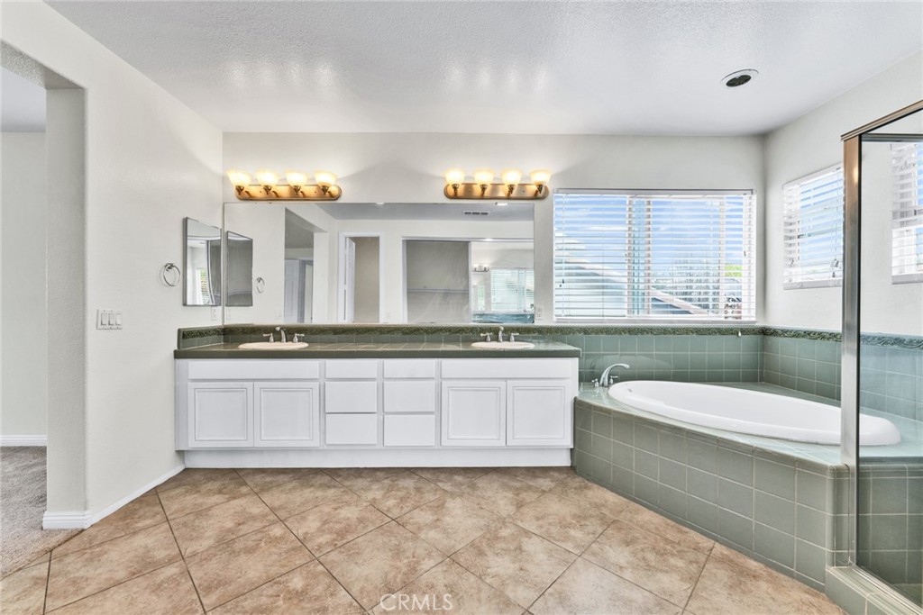 34326 Forest Oaks
