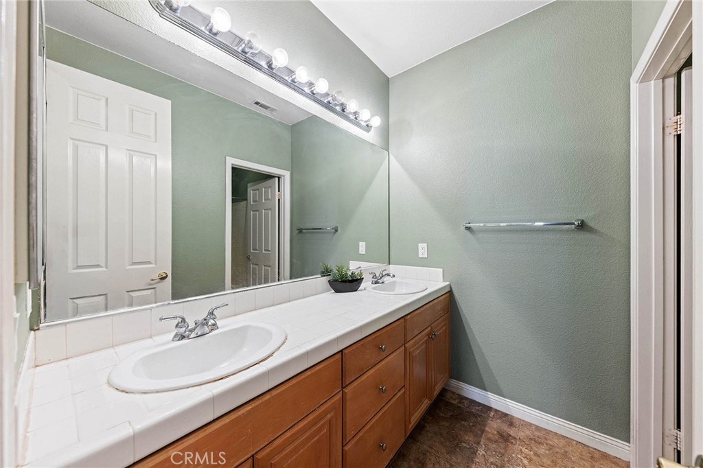 3165 Forest View