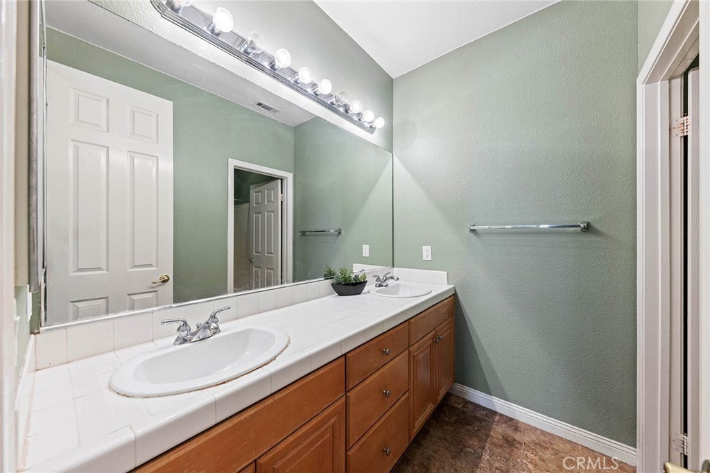 3165 Forest View