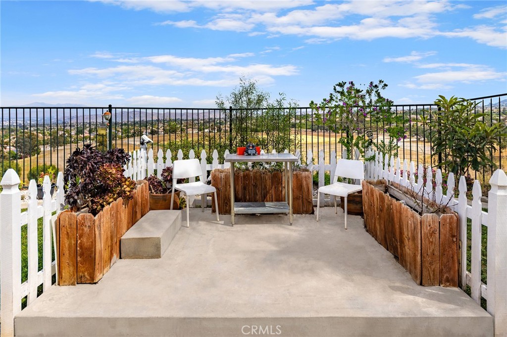 3165 Forest View