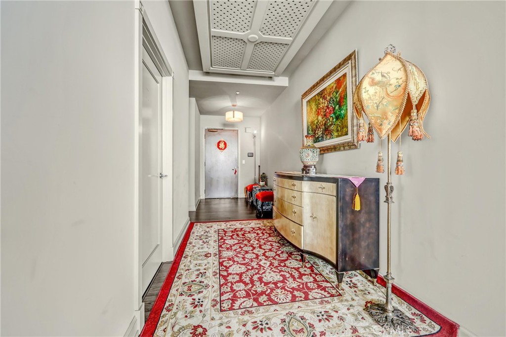 900 W Olympic Boulevard 50A