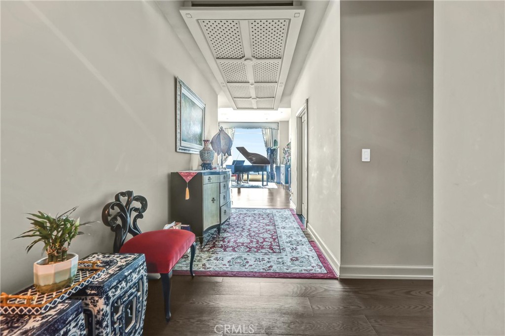 900 W Olympic Boulevard 50A