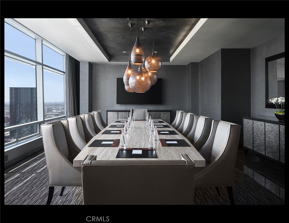 900 W Olympic Boulevard 50A