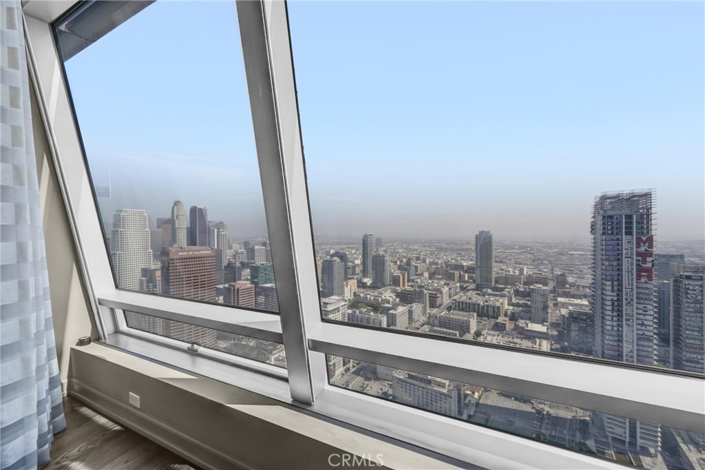 900 W Olympic Boulevard 50A