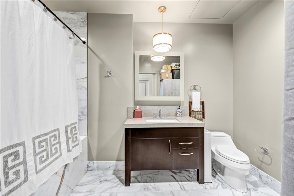 900 W Olympic Boulevard 50A