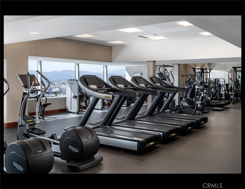 900 W Olympic Boulevard 50A