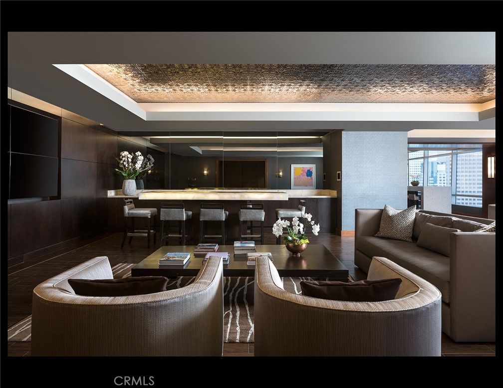 900 W Olympic Boulevard 50A