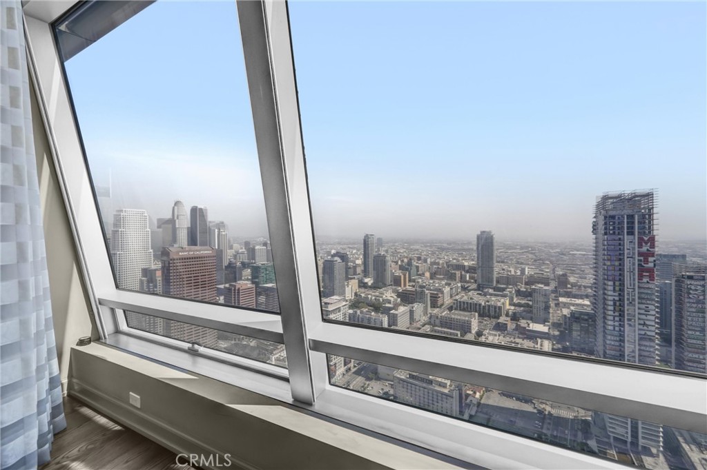 900 W Olympic Boulevard 50A