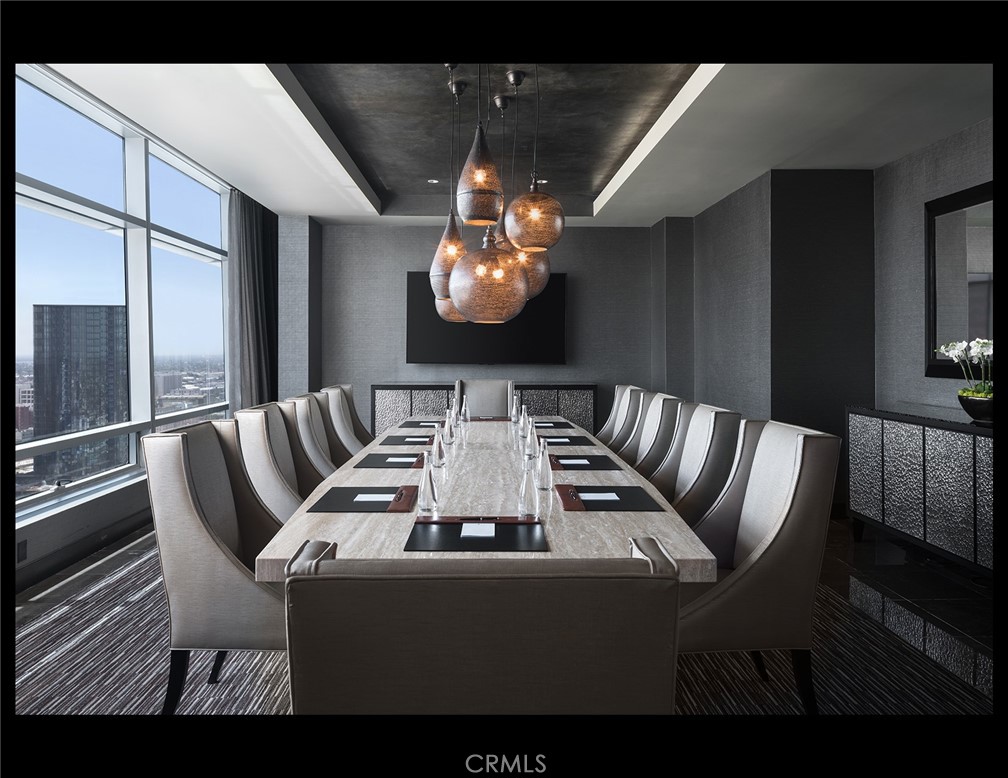 900 W Olympic Boulevard 50A