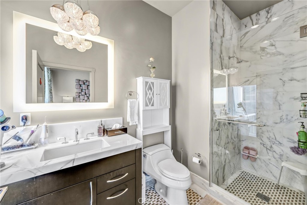 900 W Olympic Boulevard 50A