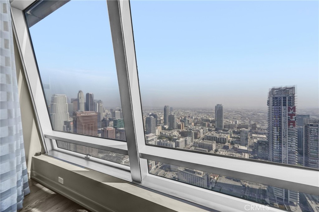 900 W Olympic Boulevard 50A