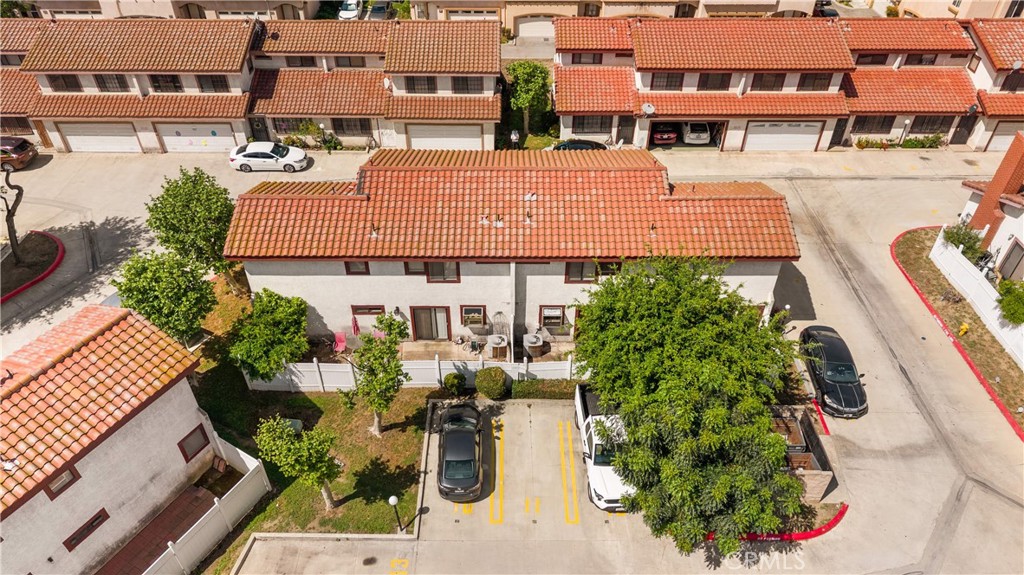 1121 E Grand Ave B