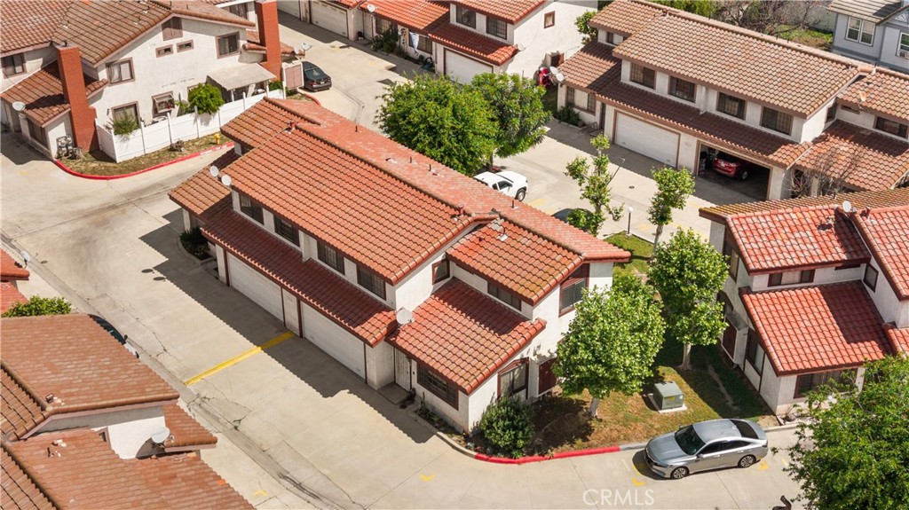 1121 E Grand Ave B