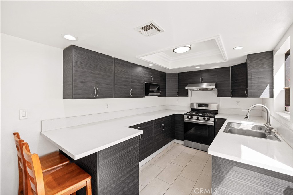 1121 E Grand Ave B