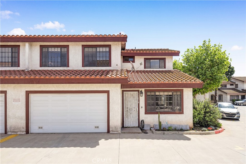 1121 E Grand Ave B