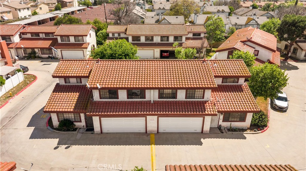1121 E Grand Ave B