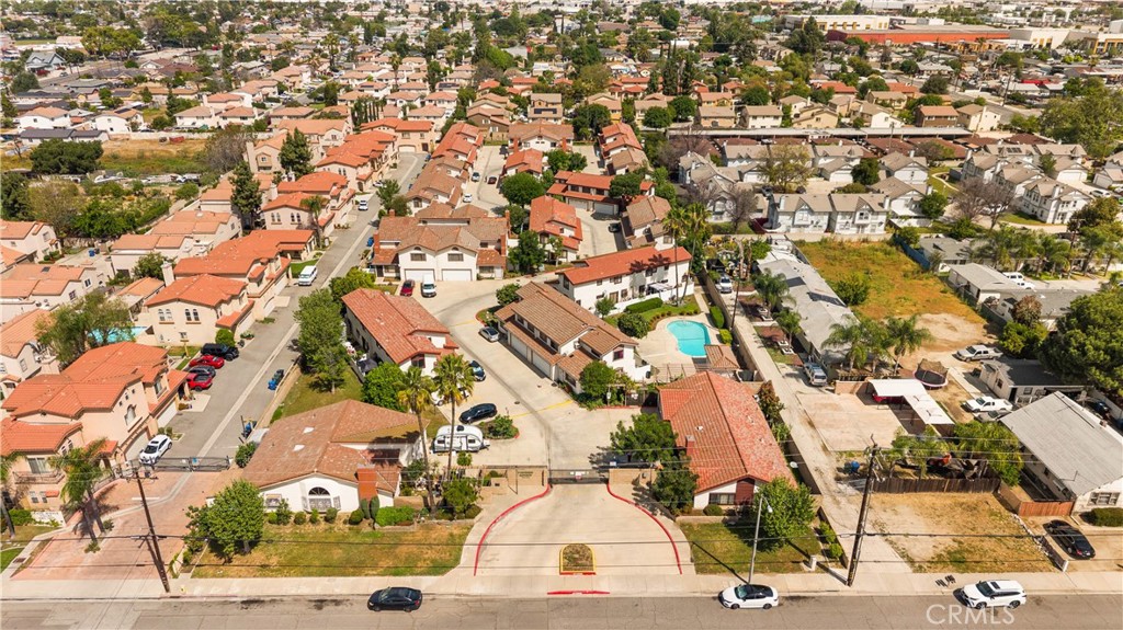 1121 E Grand Ave B