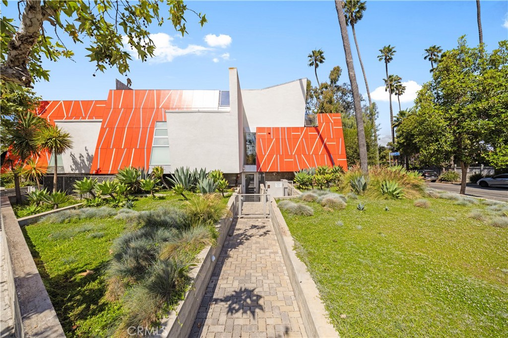 719 Venice Boulevard