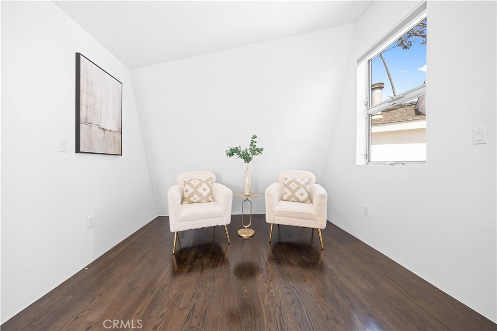 719 Venice Boulevard