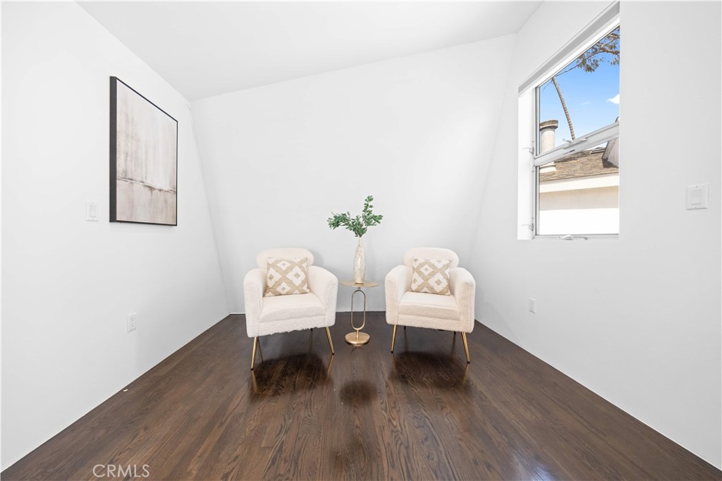 719 Venice Boulevard