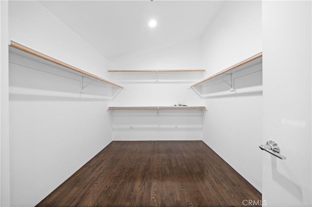 719 Venice Boulevard