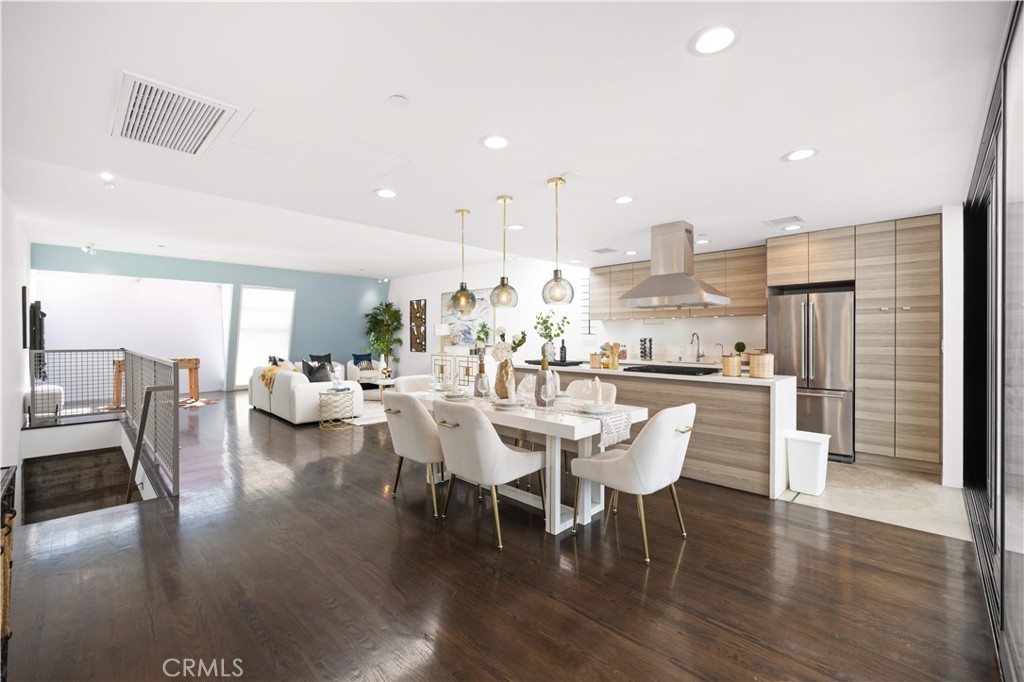 719 Venice Boulevard