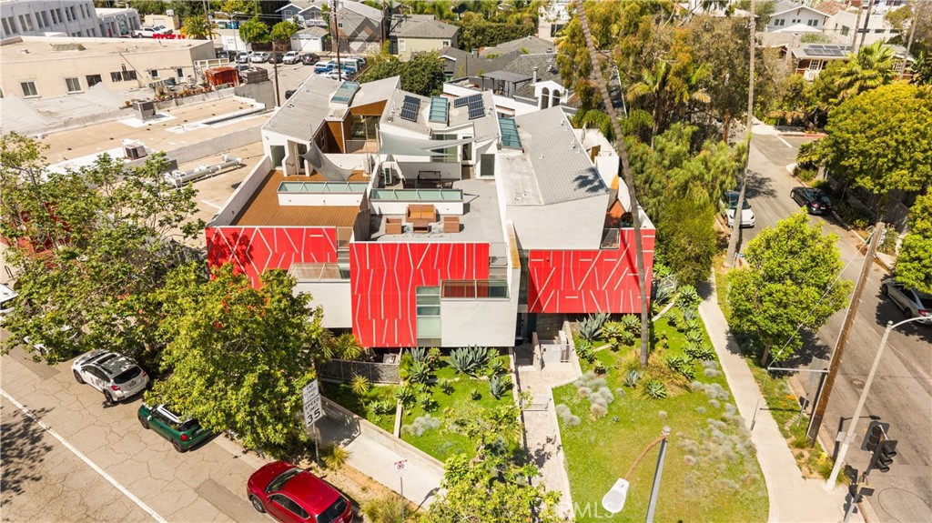 719 Venice Boulevard