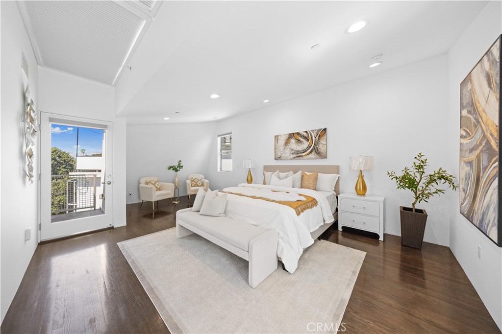 719 Venice Boulevard