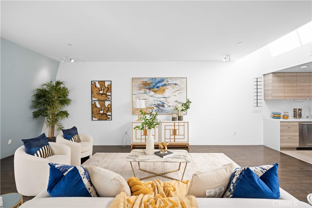 719 Venice Boulevard