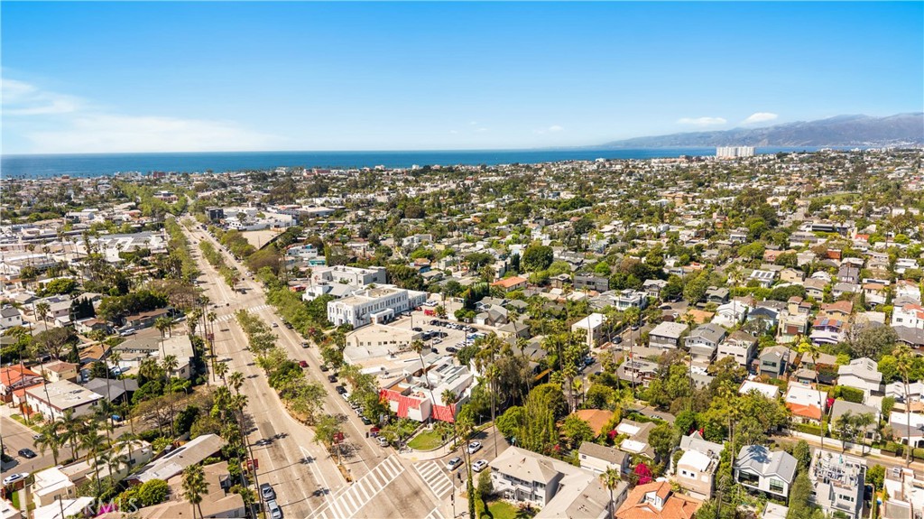 719 Venice Boulevard