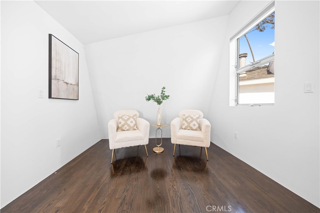 719 Venice Boulevard