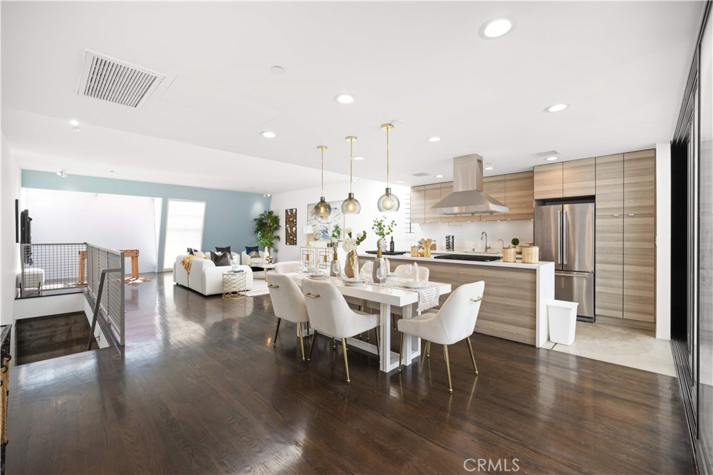 719 Venice Boulevard